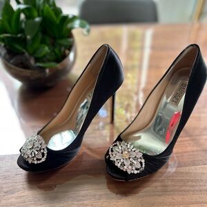 Badgley Mischka Satin Peep Toe Heels size 8.5 in black